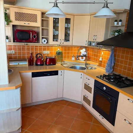 Bright, Bold, And Totally Cozy! Appartement